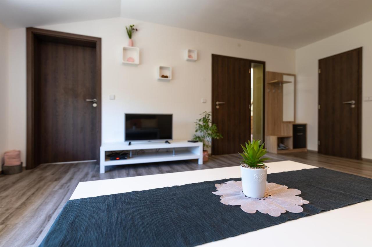 Apartman U Krizku Jihlava Exterior photo